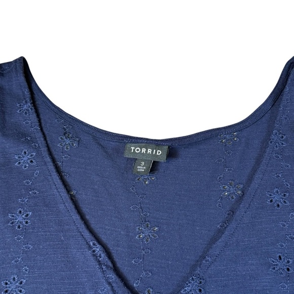 Womens Torrid Eyelet Shirred Hem Babydoll Tank Blue SIZE 3 - Picture 2 of 4